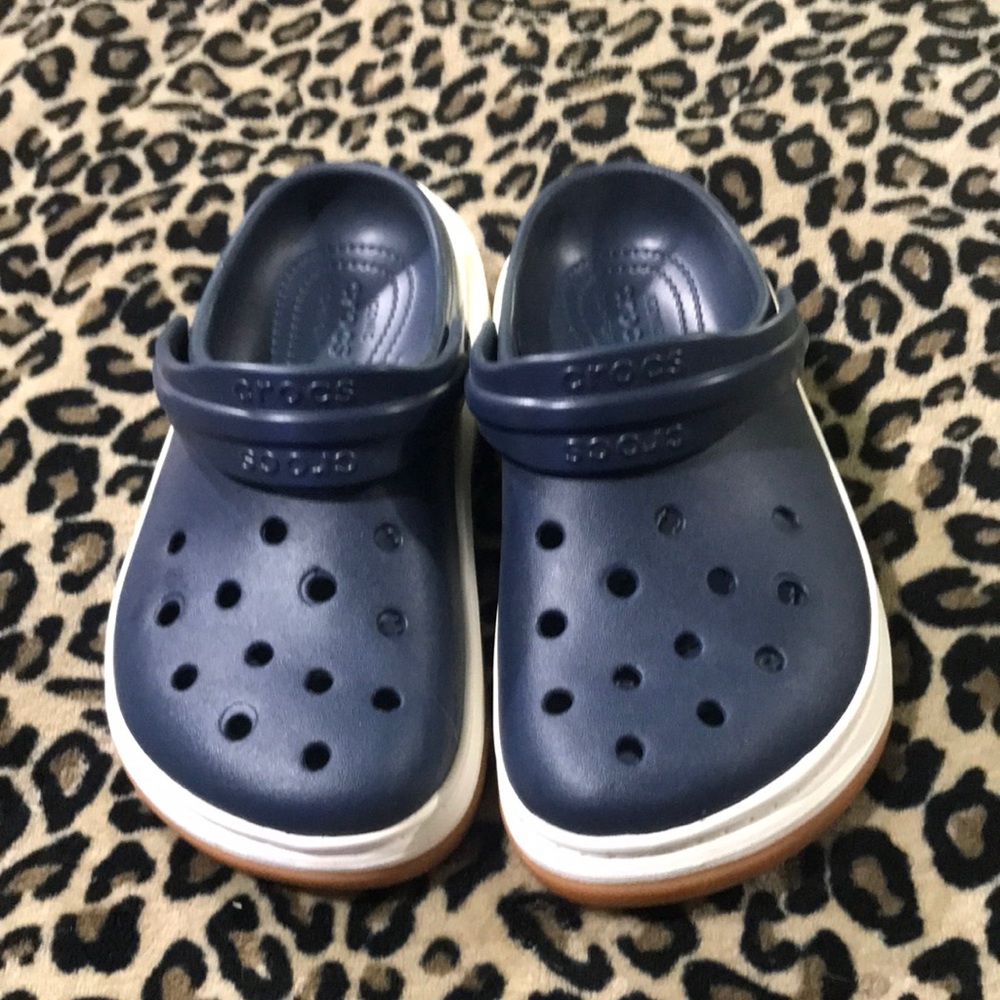 Women’s crocs 7